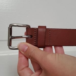 Leather classic sleek brown belt